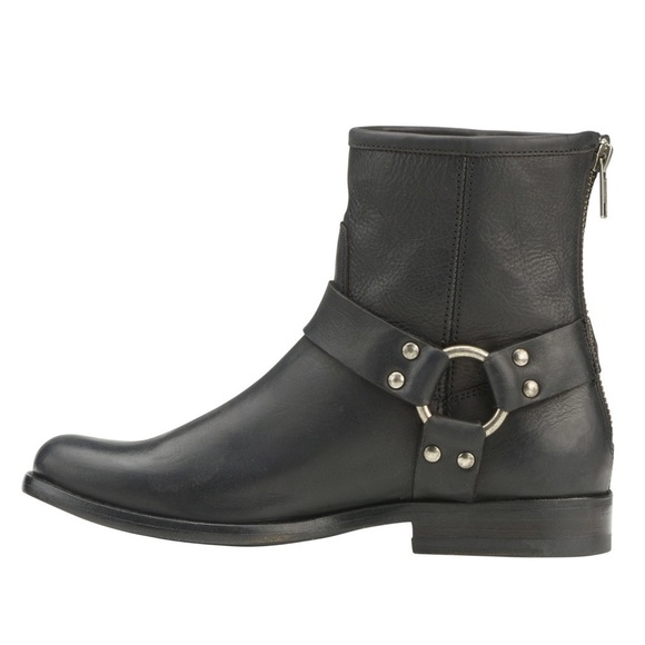 Frye • Vintage Distressed Philip Harness Boots - Picture 6 of 7